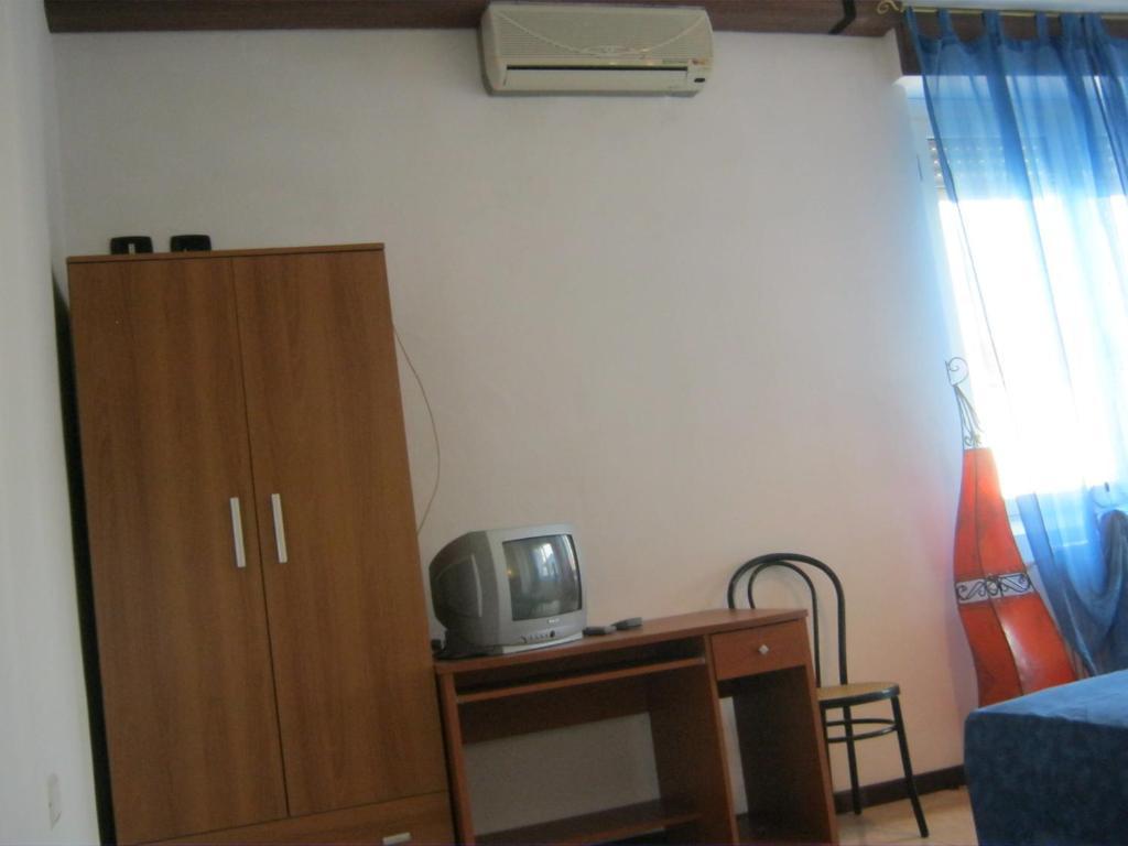 Hostello Don Carlos Buscate Habitación foto