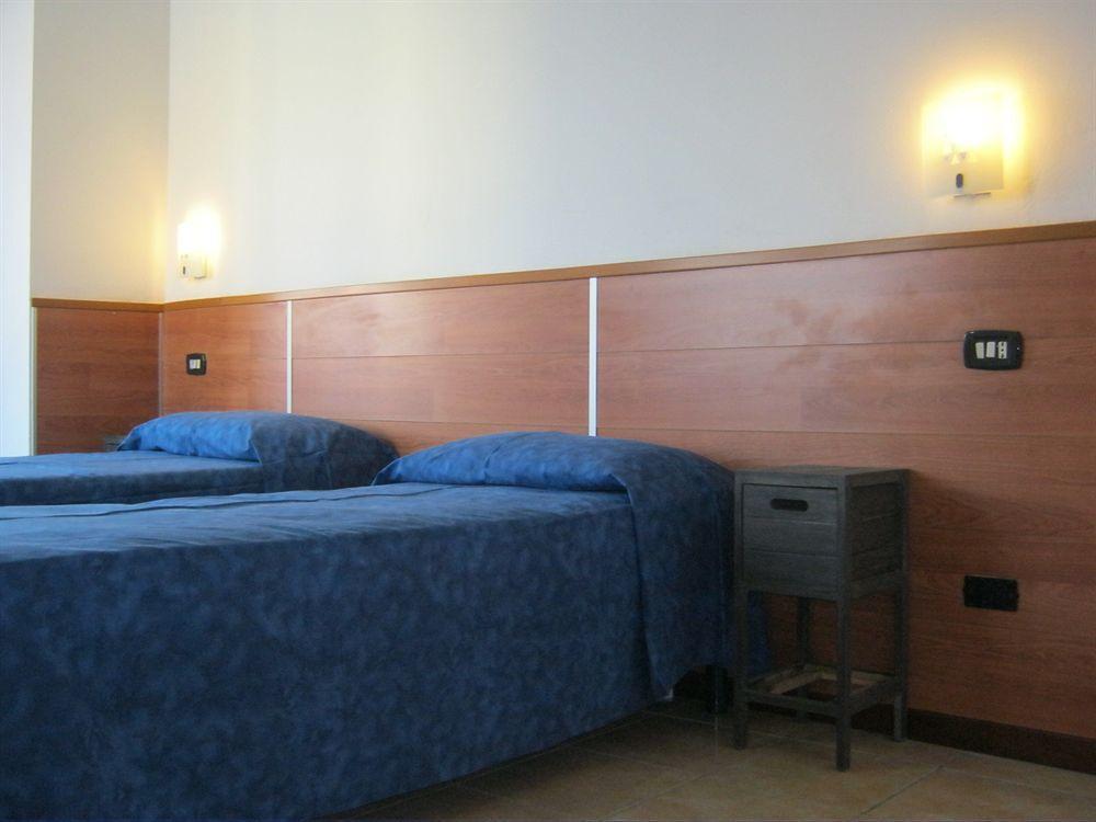 Hostello Don Carlos Buscate Exterior foto