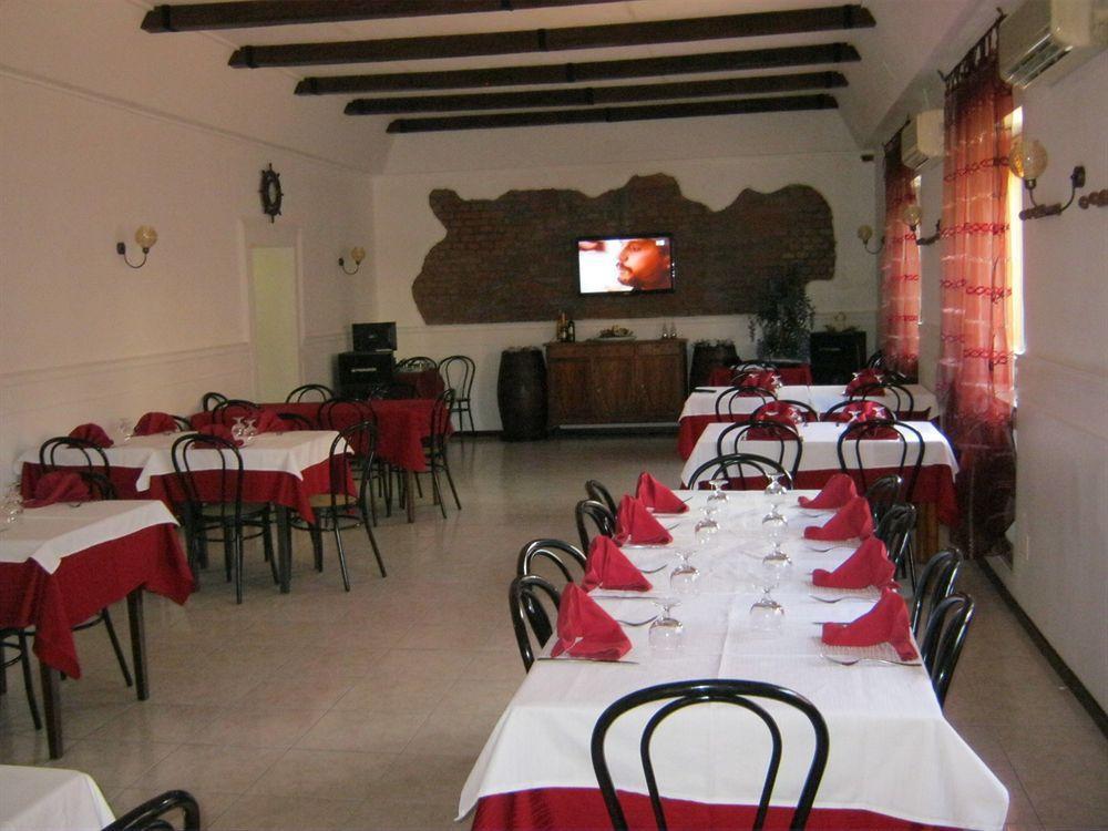 Hostello Don Carlos Buscate Exterior foto
