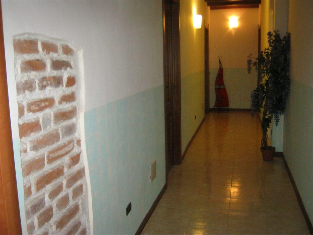 Hostello Don Carlos Buscate Exterior foto
