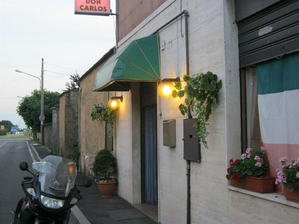 Hostello Don Carlos Buscate Exterior foto