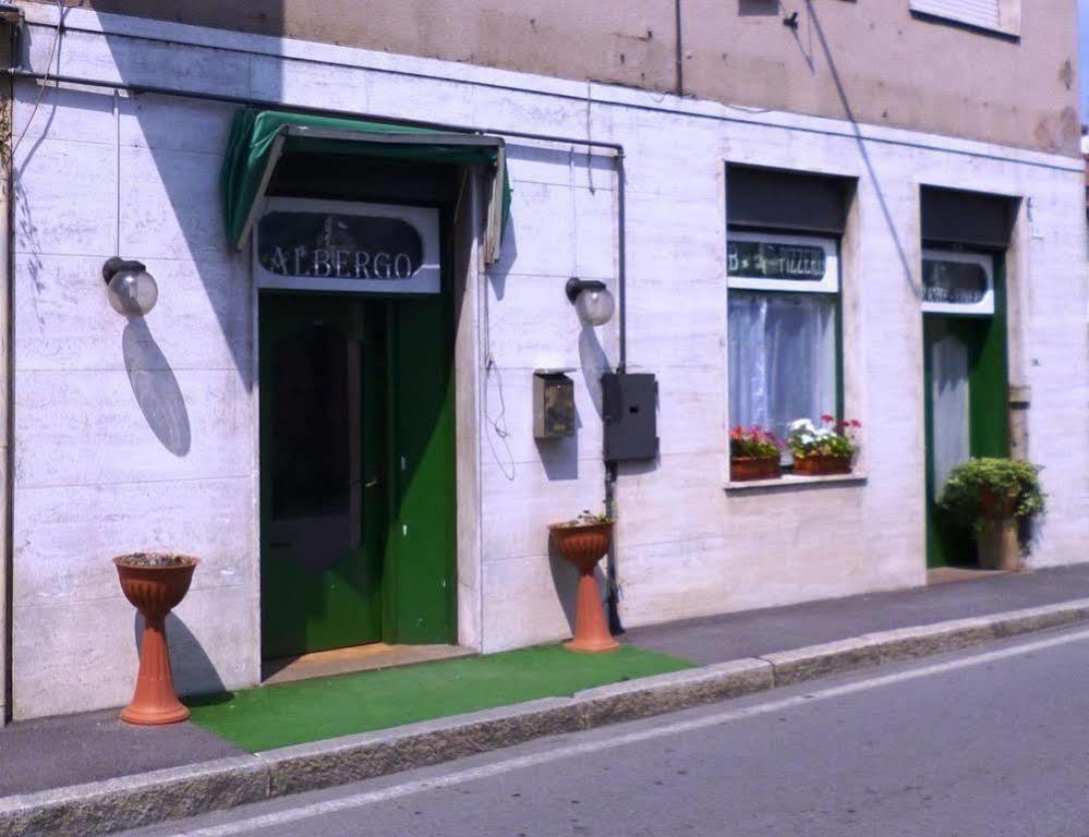 Hostello Don Carlos Buscate Exterior foto